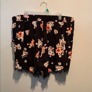 Black and floral linen and lace torrid shorts